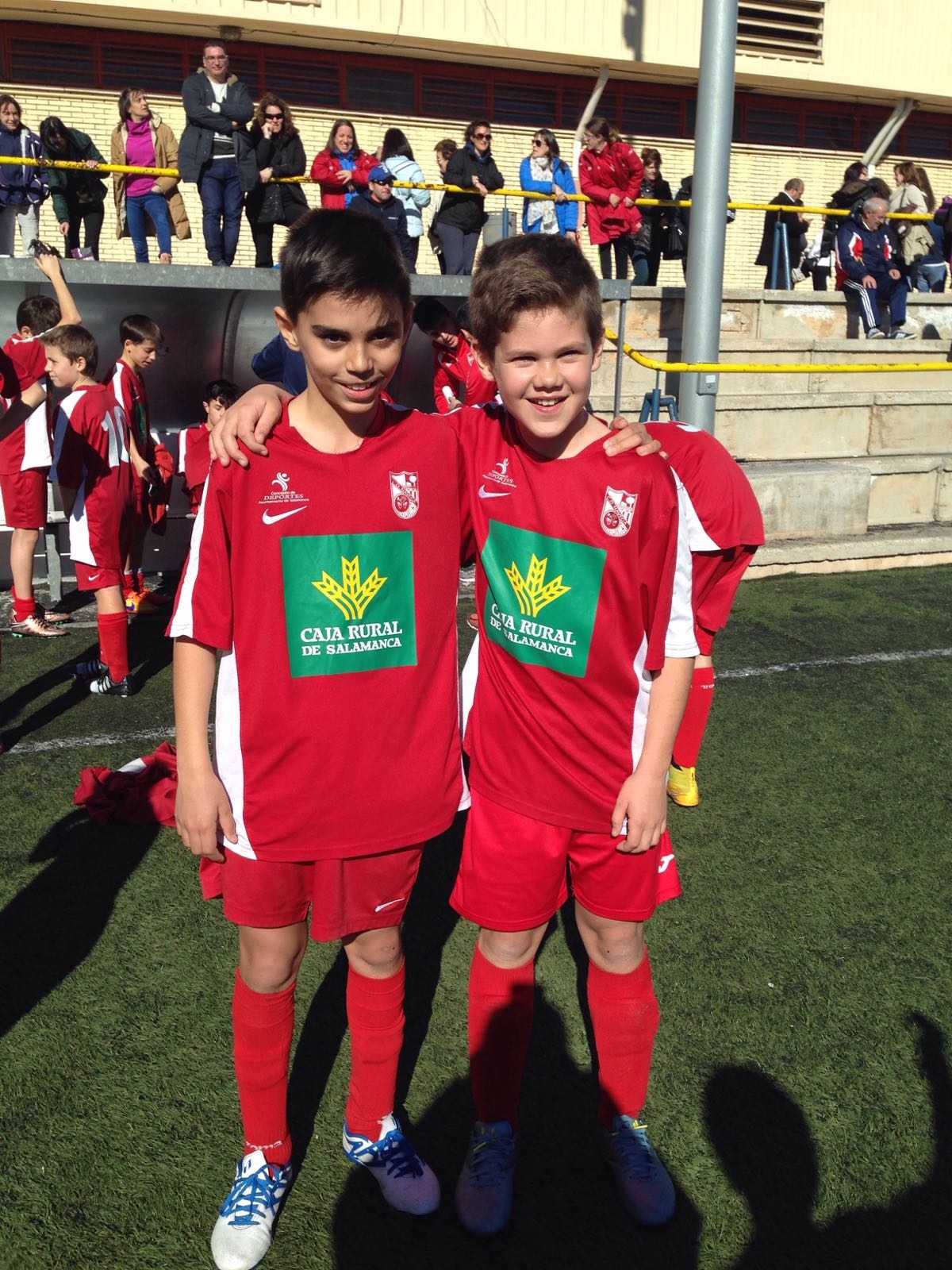 Debut en futbol 11 de los alevines Daniel y Adrian.